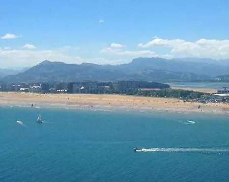 Playa By Next Stop Bilbao 라레도